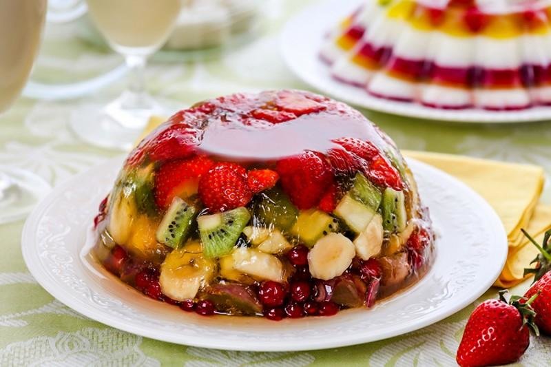№ 10. Желе из шампанского и фруктов