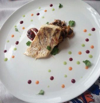 рыба и салат Винегрет молекулярная кухня