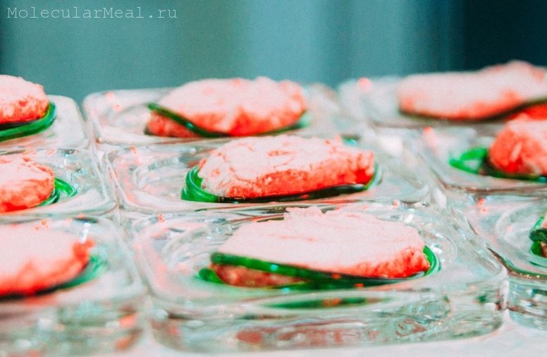 Зефир с мятными спагетти