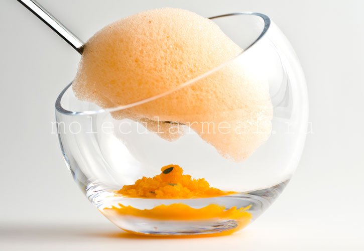 Молекулярная кухня. Морковный эспум и мандариновый песок